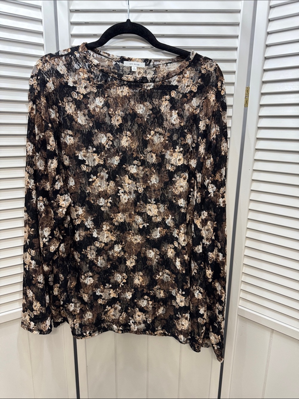 Floral Print Long-Sleeve Tee in Brown and Black